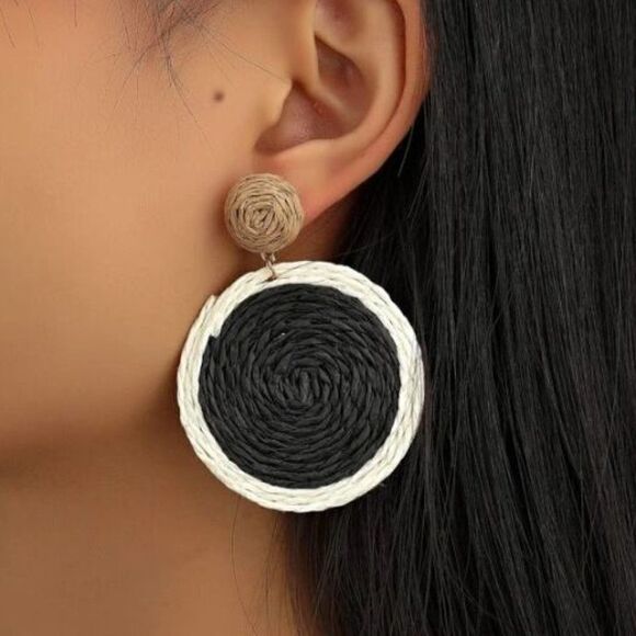 🎄Black, Tan & White'   Circle Earrings - Picture 1 of 4